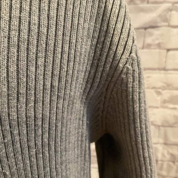 “LAUREN” RIBBED GREY LONG SLEEVED TURTLENECK. - Picture 8 of 14
